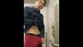 Appearance Boys High School Student Half-naked in the toilet Waist swi...